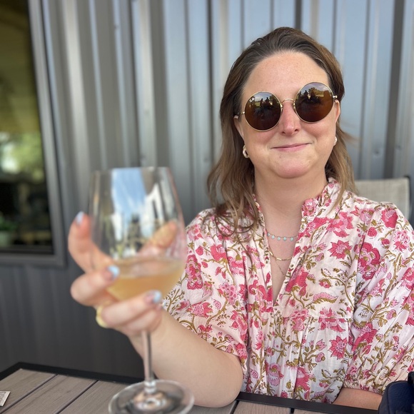 Meet your Posher, Mary Kate - Picture 5 of 5